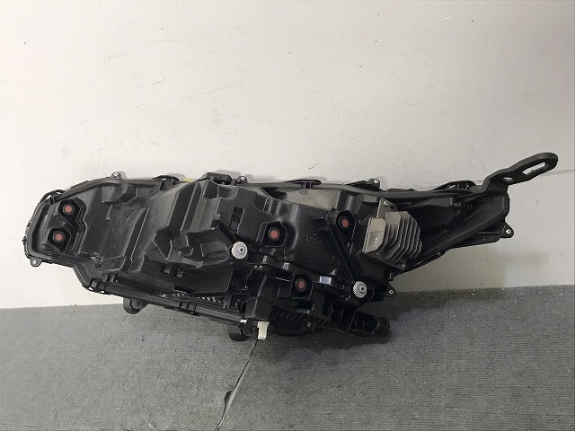 ハリアー 80系/G/Z/MXUA80/MXUA85 ハイブリッド/AXUH80/AXUH85 PHEV/AXUP85 純正 右 ヘッドライト LED 刻印7H KOITO 48-233 トヨタ(125470)