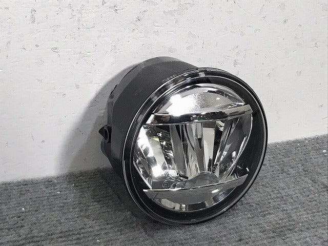 純正 右フォグランプ/フォグライト LED 汎用品 KOITO 114-11092 スズキ/ホンダ/ダイハツ/トヨタ(125493)