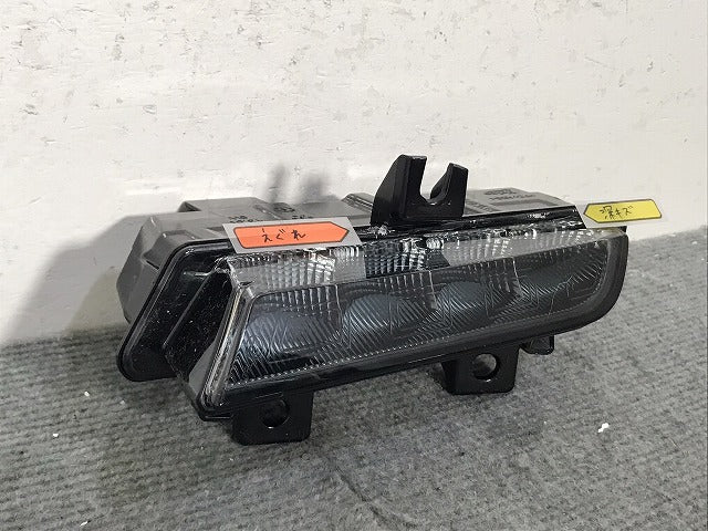 キャプチャー 2R系 純正 右フォグランプ/フォグライト LED デイライト 266054770R 266054770R ルノー(125505)