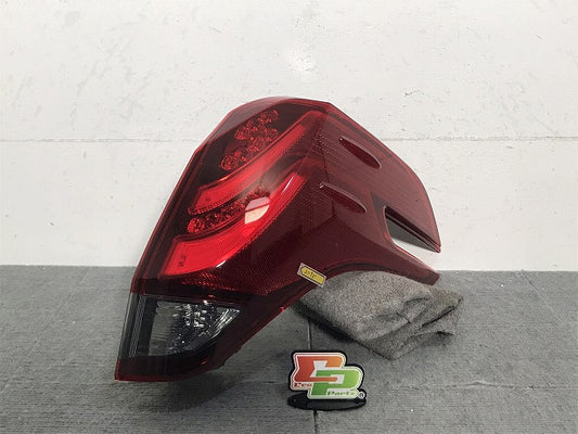 アルファード/S 30系/AGH30W/AGH35W/GGH30W/GGH35W 純正 前期 右テールランプ/ライト/レンズ LED 刻印3 KOITO 58-68 トヨタ(125600)