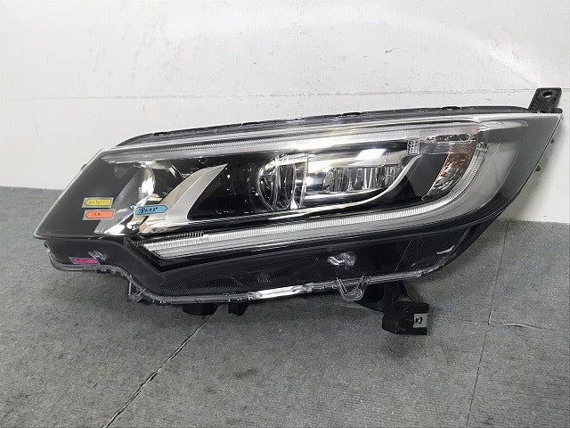 フリード/ハイブリッド GB5/GB6/GB7/GB8 純正 左ヘッドライト/ランプ LED レベライザー STANLEY W2172 ホンダ(125613)