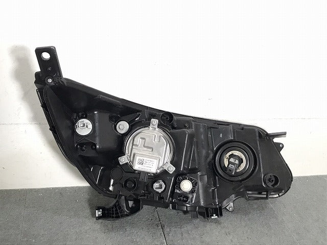 フリード/ハイブリッド GB5/GB6/GB7/GB8 純正 左ヘッドライト/ランプ LED レベライザー STANLEY W2172 ホンダ(125613)
