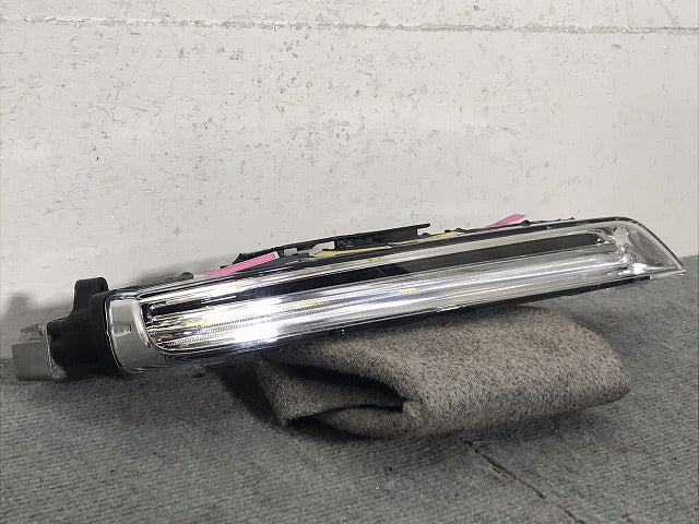 カイエン 958/2015-2017 純正 左ウィンカー LED デイライト/イルミランプ HELLA 0117670100166187/7P5.941.181.J ポルシェ(125621)
