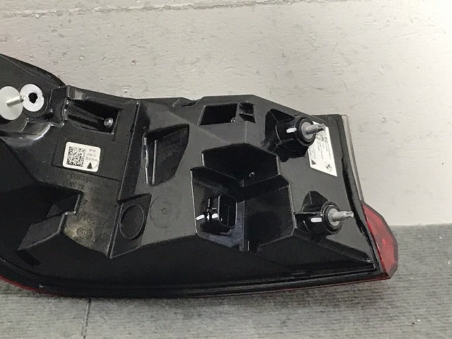 3シリーズ G20 純正 右テールランプ/ライト/レンズ LED HELLA H4742045013/2SD 013.173-02 BMW(125723)