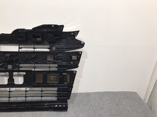 新車取り外し!ノア/SG/SZ 90/ZWR90W/95W/MZRA90W/95W 純正 フロントグリル/ラジエーターグリル/カメラ穴付 53101-V1020/53112-V1020(125927)