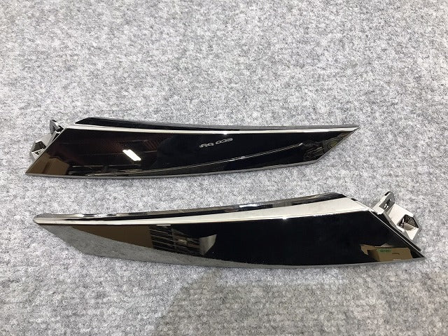 新車取り外し!ノア/SG/SZ 90/ZWR90W/95W/MZRA90W/95W 純正 フロントグリル/ラジエーターグリル/カメラ穴付 53101-V1020/53112-V1020(125927)