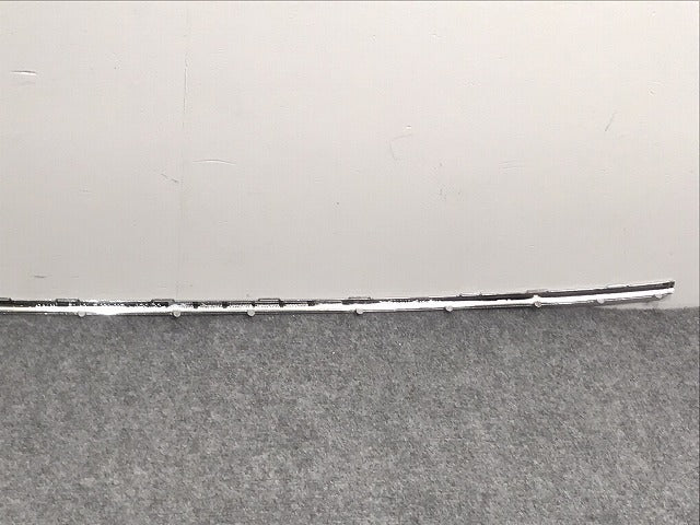 新品!7シリーズ E65/2000-2007 純正 リア バンパーモール センター 51.12-7 033 417 51127033417 メッキ BMW(125974)