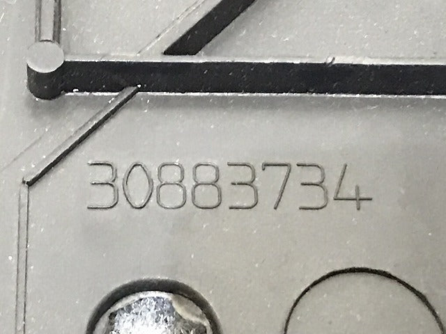 新品!V40 4B系/1996-2004 純正 フロント エアガイド/エンジン アンダーカバー 84660/30883734 V30883734 素地 ボルボ(125991)
