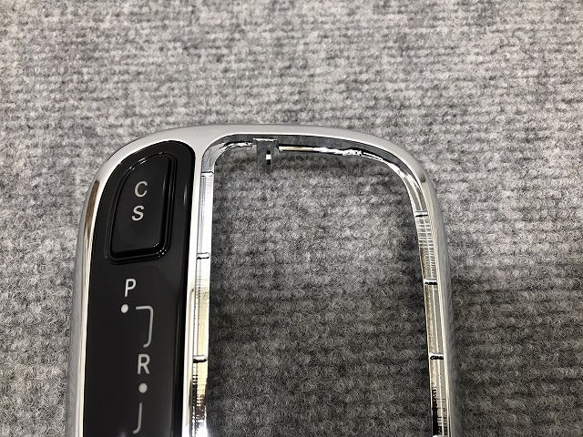 新品!Cクラス W203/2000-2007 純正  シフトシャッター/ギアレバートリム A2032672288 A2032672288 メルセデスベンツ(126059)