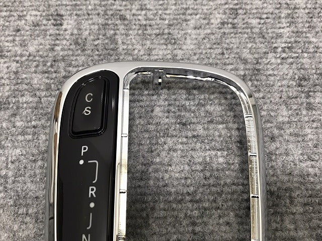 新品!Cクラス W203/2000-2007 純正  シフトシャッター/ギアレバートリム A2032672288 A2032672288 メルセデスベンツ(126061)
