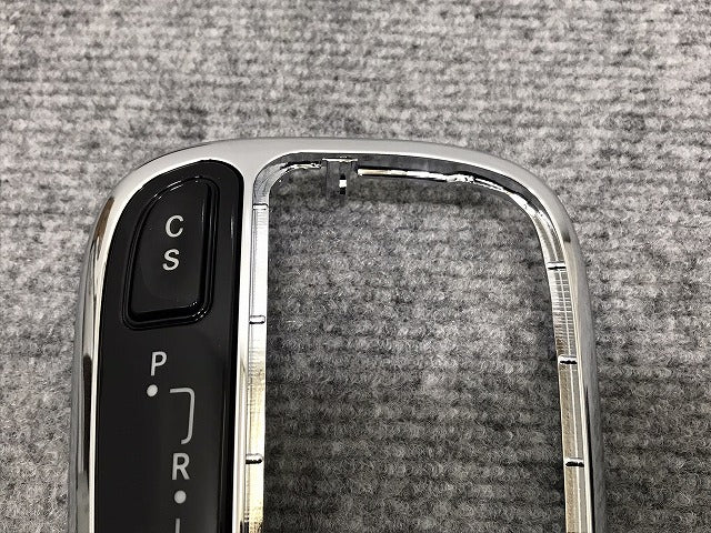 新品!Cクラス W203/2000-2007 純正  シフトシャッター/ギアレバートリム A2032672288 A2032672288 メルセデスベンツ(126063)