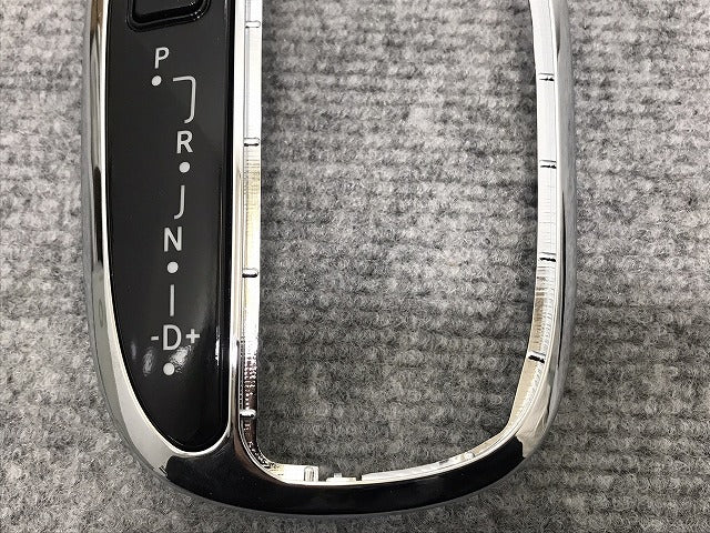 新品!Cクラス W203/2000-2007 純正  シフトシャッター/ギアレバートリム A2032672288 A2032672288 メルセデスベンツ(126063)