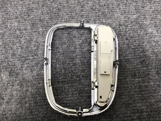 新品!Cクラス W203/2000-2007 純正  シフトシャッター/ギアレバートリム A2032672288 A2032672288 メルセデスベンツ(126066)