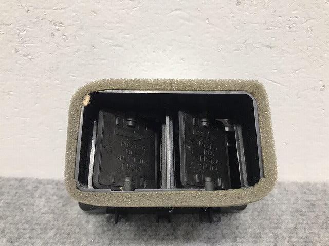 新品!ジェッタ/ゴルフ 1K/2004~2010 純正  エアコン吹き出し口 1K0 819 203 1K08192033X1 フォルクスワーゲン(126078)