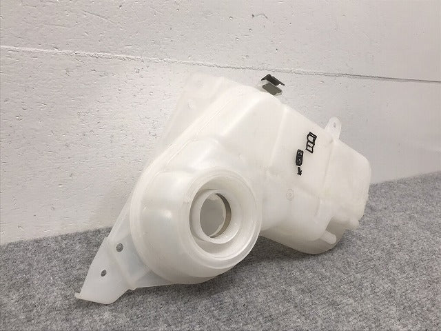 新品!パサート 3B系  ラジエターサブタンク 3B0 121 403 A 3B0121403A フォルクスワーゲン(126088)