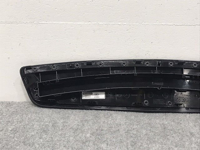 新品!Cクラス W205/2019-2020 純正 リア ハウマウントストップランプカバー A205 820 0260 20582002609051 素地 メルセデスベンツ(126132)