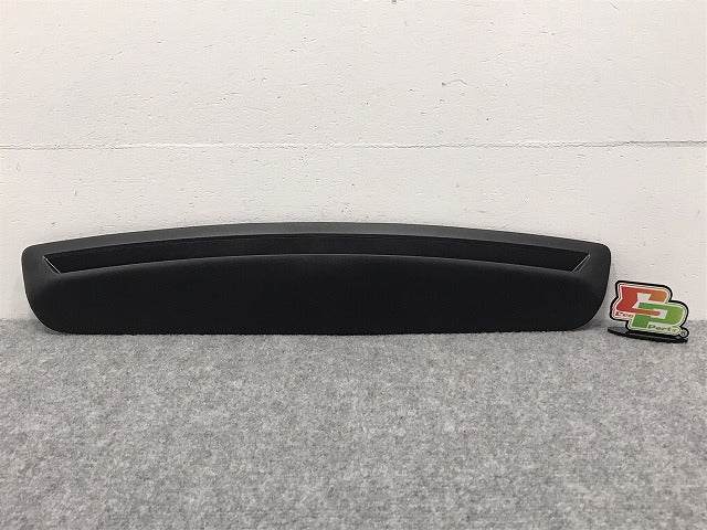 新品!Cクラス W205 純正 リア ハイマウントランプカバー A205 820 0060 A20582002609051 素地 メルセデスベンツ(126134)