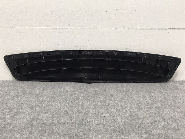 新品!Cクラス W205 純正 リア ハイマウントランプカバー A205 820 0060 A20582002609051 素地 メルセデスベンツ(126134)