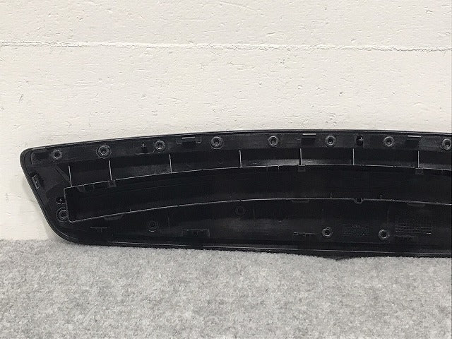 新品!Cクラス W205 純正 リア ハイマウントランプカバー A205 820 0060 A20582002609051 素地 メルセデスベンツ(126134)
