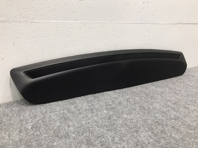 新品!Cクラス W205 純正 リア ハイマウントランプカバー A205 820 0060 20582002609051 素地 メルセデスベンツ(126135)
