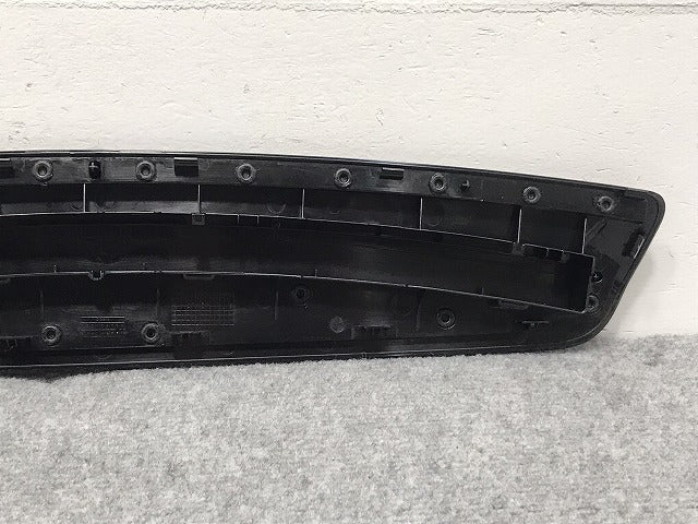 新品!Cクラス W205 純正 リア ハイマウントランプカバー A205 820 0060 20582002609051 素地 メルセデスベンツ(126135)