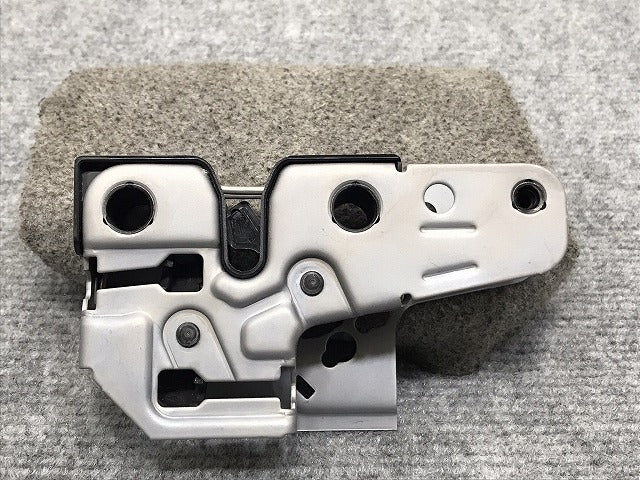 新品!ポロ/POLO 9N系/2005-2009 純正 ボンネットロック 6Q0 823 509 J 6Q0823509J フォルクスワーゲン(126151)