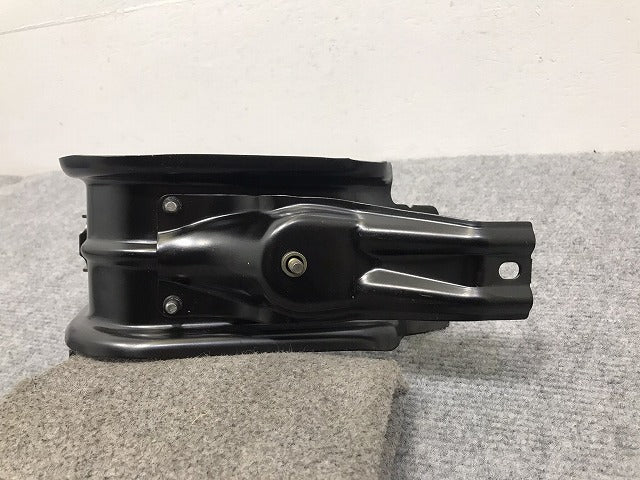 新品!Sクラス W220/1998年~2003年 純正 右 フロント ラジエターブラッケット A 220 620 20 31 2206202031 メルセデスベンツ(126165)