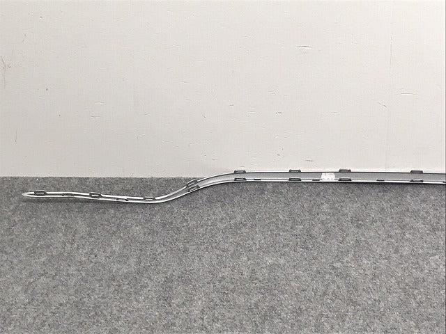 新品!Cクラス W205/2017-2018 純正 リア バンパーモール A 205 885 26 21 2058852621 メルセデスベンツ(126182)