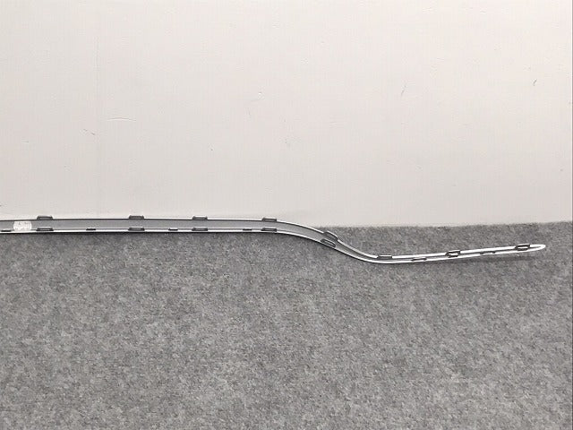 新品!Cクラス W205/2017-2018 純正 リア バンパーモール A 205 885 26 21 2058852621 メルセデスベンツ(126182)