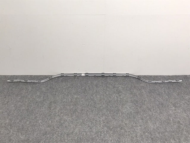 新品!Cクラス W205/2017-2018 純正 リア バンパーモール A 205 885 26 21 2058852621 メルセデスベンツ(126183)