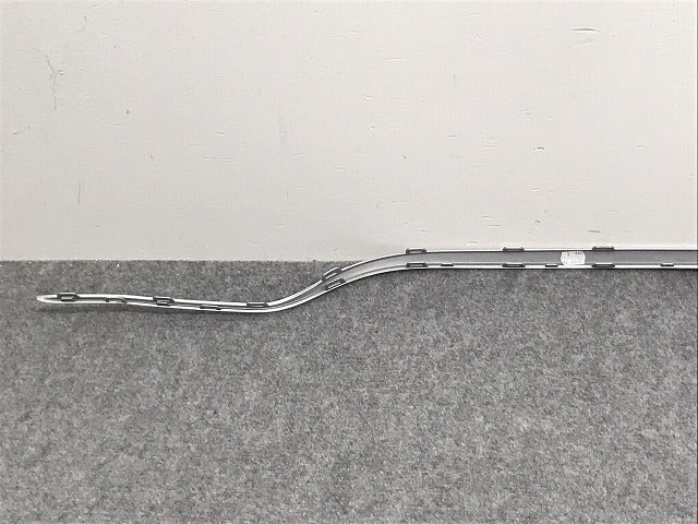 新品!Cクラス W205/2017-2018 純正 リア バンパーモール A 205 885 26 21 2058852621 メルセデスベンツ(126183)