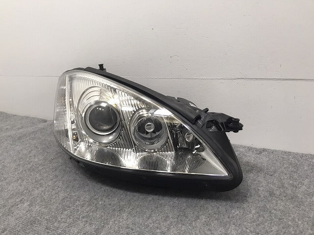 新品!Sクラス W221 純正 前期 右 ヘッドライト/ランプ キセノン HID A221 826 02 58 A2218203461 メルセデスベンツ(126186)