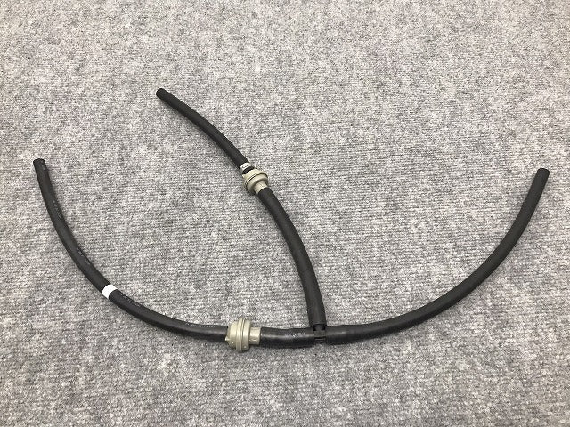 新品!V70/S70 SB 系/1999-2001 純正 ブリーザーホース 30757308 ボルボ(126188)