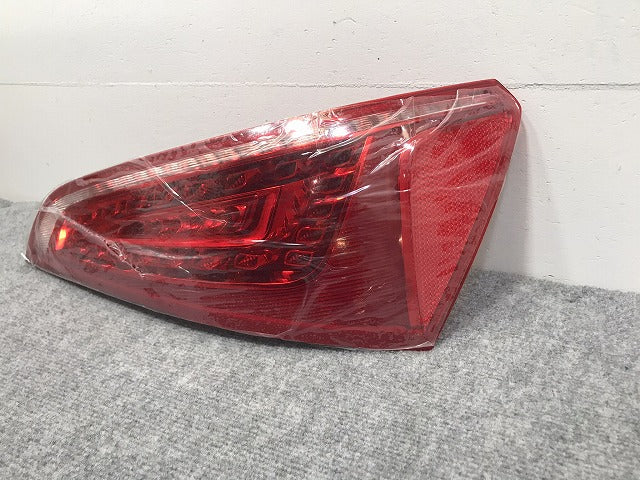 新品!Q5 8R系 純正 前期 右 テールランプ/ライト/レンズ LED 8R0.945.094 A 8R0945094A アウディ(126200)