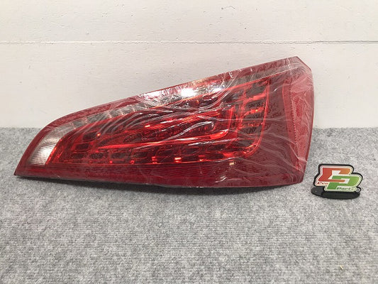 新品!Q5 8R系 純正 前期 右 テールランプ/ライト/レンズ LED 8R0.945.094 A 8R0945094A アウディ(126204)