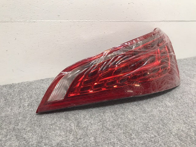 新品!Q5 8R系 純正 前期 右 テールランプ/ライト/レンズ LED 8R0.945.094 A 8R0945094A アウディ(126204)
