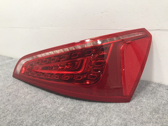 新品!Q5 8R系 純正 前期 右 テールランプ/ライト/レンズ LED 8R0.945.094 A 8R0945094A アウディ(126206)