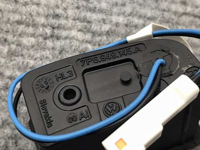 新品!トゥアレグ 7P 系/2011-2017 純正 左 ドアミラー レーンチェンジアシストランプ 7P6949145 A 7P6949145A フォルクスワーゲン(126222)