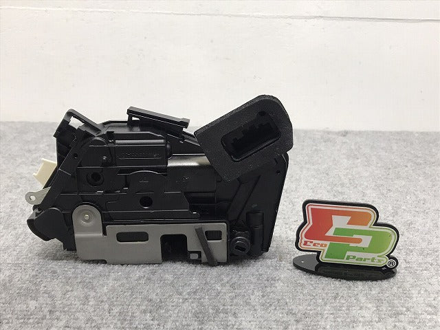 新品!ゴルフ7/GOLF VII 純正 右 リアドアロック 5K4 839 016 AG 5K4839016AG フォルクスワーゲン(126238)