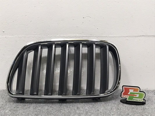 新品!X3シリーズ E83/2006-2011 純正 左 フロント グリル 51113420087 51113420091 BMW(126244)