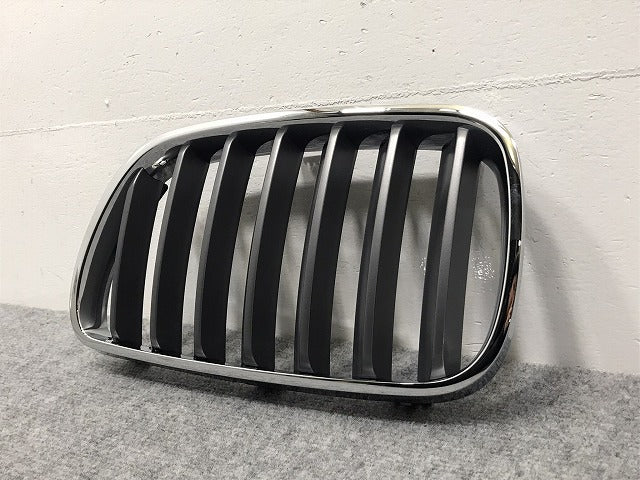 新品!X3シリーズ E83/2006-2011 純正 左 フロント グリル 51113420087 51113420091 BMW(126244)