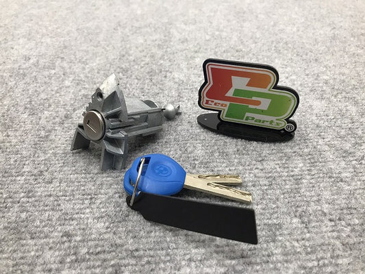 新品!X5シリーズ E53/2000-2007 純正  ドアキーシリンダー 15.284. 400 51217035422 BMW(126246)