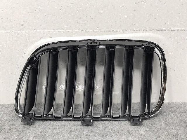 新品!X3シリーズ E83/2006-2011 純正 右 フロント グリル 51113420088 51113420092 BMW(126248)