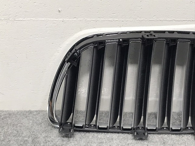 新品!X3シリーズ E83/2006-2011 純正 右 フロント グリル 51113420088 51113420092 BMW(126248)