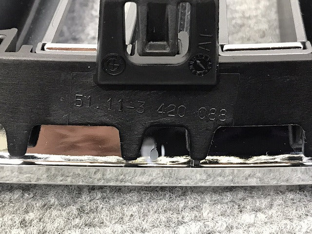 新品!X3シリーズ E83/2006-2011 純正 右 フロント グリル 51113420088 51113420092 BMW(126248)