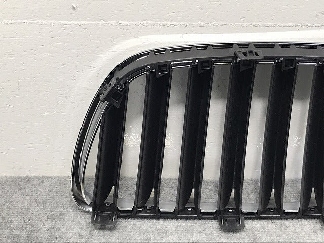 新品!X3シリーズ E83/2006-2011 純正 右 フロント グリル 51113420088 51113420092 BMW(126251)
