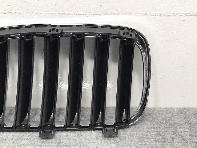 新品!X3シリーズ E83/2006-2011 純正 右 フロント グリル 51113420088 51113420092 BMW(126251)
