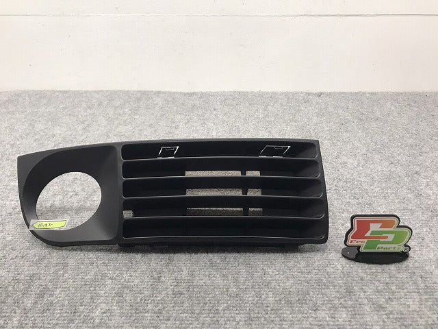 新品!A8(D2) 4D/1999-2003 純正 右 フロント バンパーグリル 4D0 853 636 4D08536363FZ アウディ(126265)
