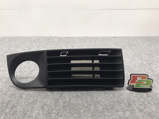新品!A8(D2) 4D/1999-2003 純正 右 フロント バンパーグリル 4D0 853 636 4D08536363FZ アウディ(126268)