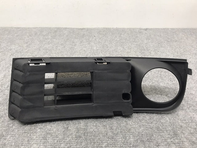 新品!A8(D2) 4D/1999-2003 純正 右 フロント バンパーグリル 4D0 853 636 4D08536363FZ アウディ(126268)